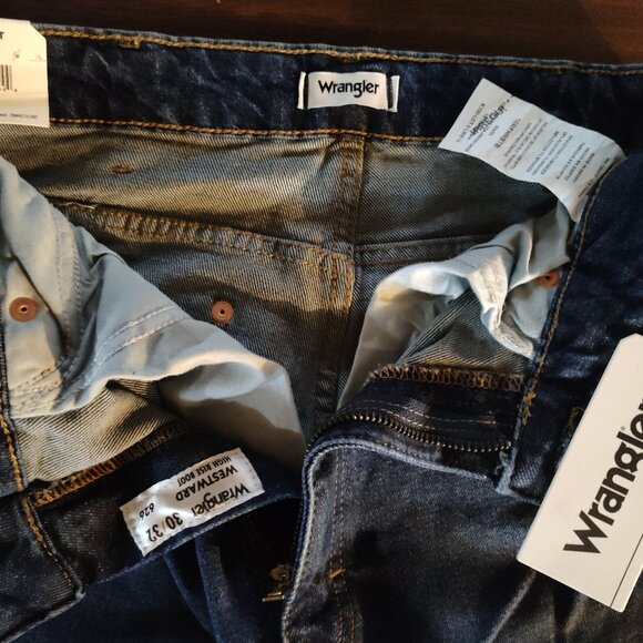 NWT Wrangler Jeans Hi-Rise Boot Cut Women's Dark Blue Size 30-32 - Picture 11 of 12